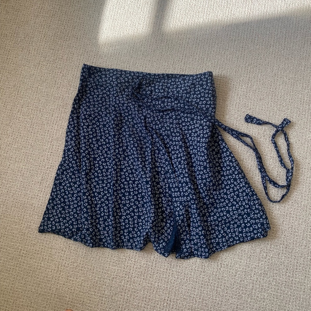 Brandy Melville Blue floral skirt